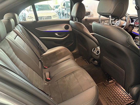 Mercedes-Benz E220 21 of 24