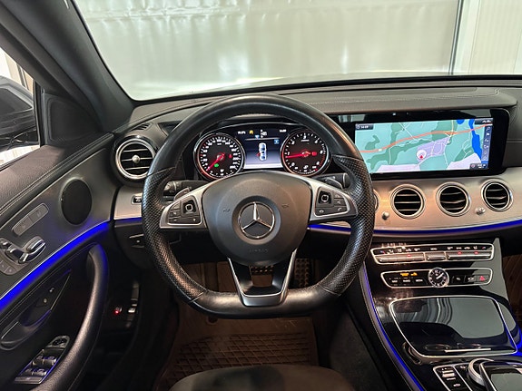 Mercedes-Benz E220 10 of 24