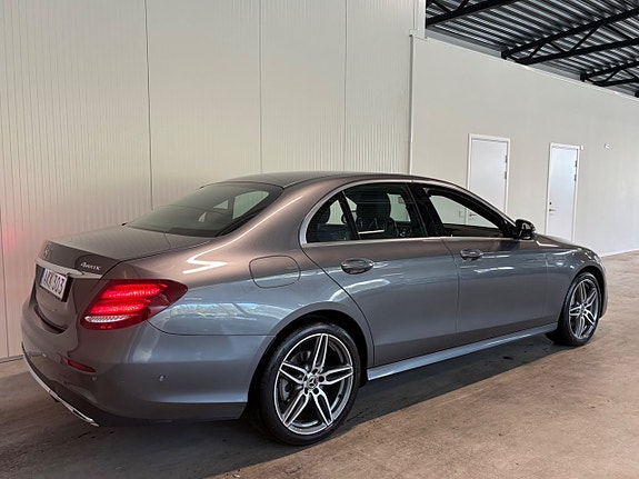Mercedes-Benz E220 3 of 24
