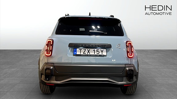 Renault 4 E-Tech 7 of 10