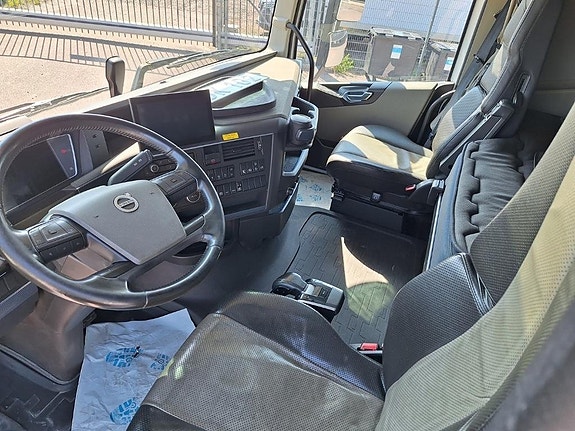 Volvo Vehicle Rigid 6x2-2 box full side opening 17 of 19