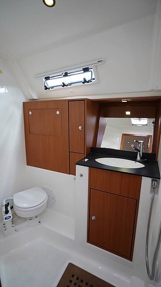 Bavaria 40 Cruiser / 2011 12 of 12