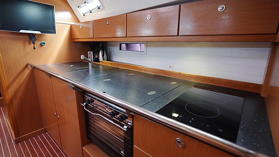 Bavaria 40 Cruiser / 2011 10 of 12