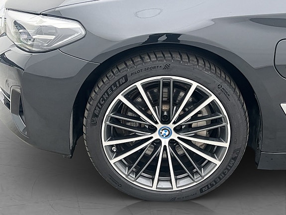 BMW 530e 29 of 30