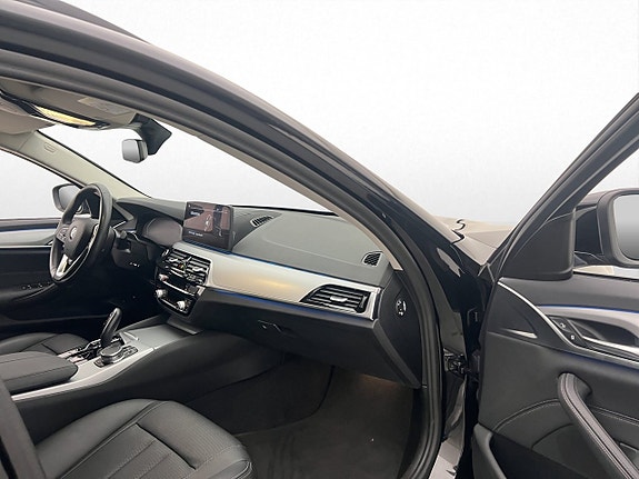BMW 530e 22 of 30