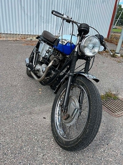 Triumph Bonneville 650 T120 2 of 8