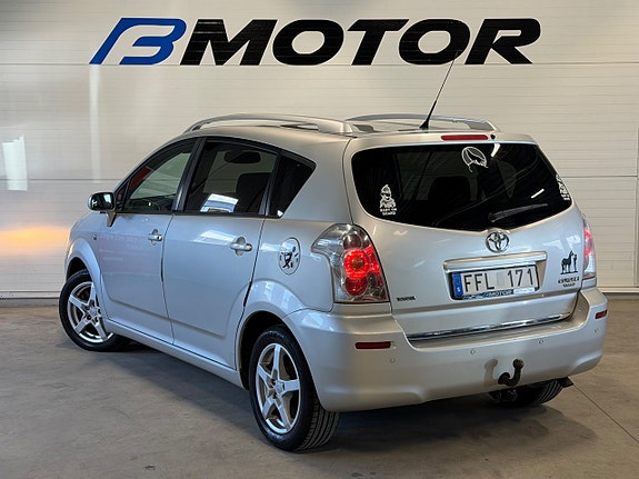 Toyota Corolla Verso 5 of 16
