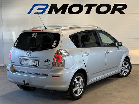 Toyota Corolla Verso 4 of 16
