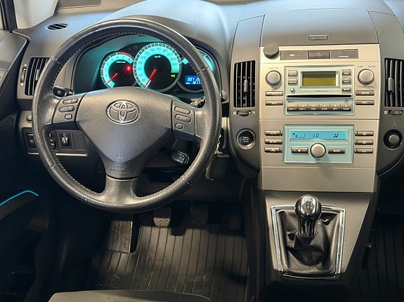 Toyota Corolla Verso 7 of 16