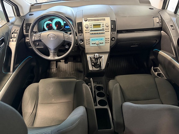 Toyota Corolla Verso 6 of 16