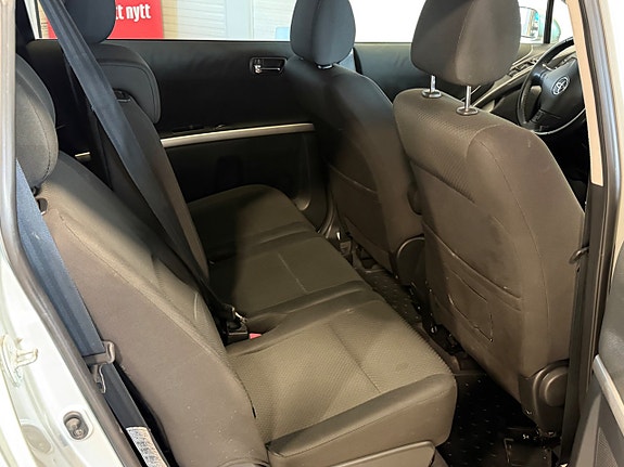 Toyota Corolla Verso 16 of 16