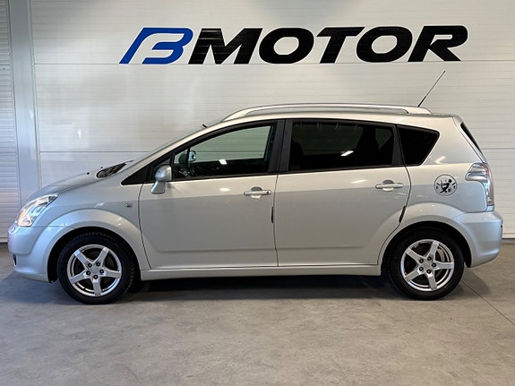 Toyota Corolla Verso 3 of 16