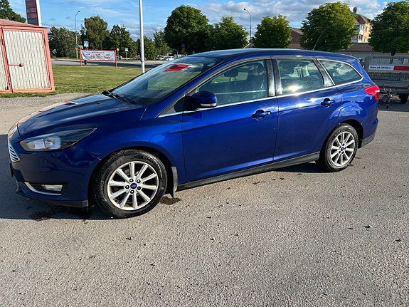 Ford Focus 2 of 6