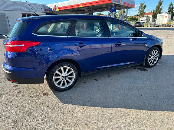 Ford Focus 3 of 6