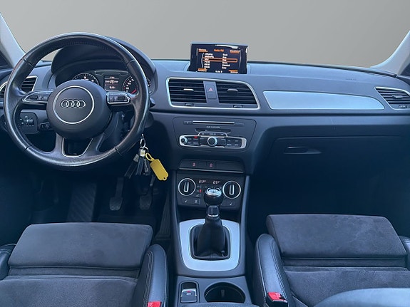 Audi Q3 9 of 21