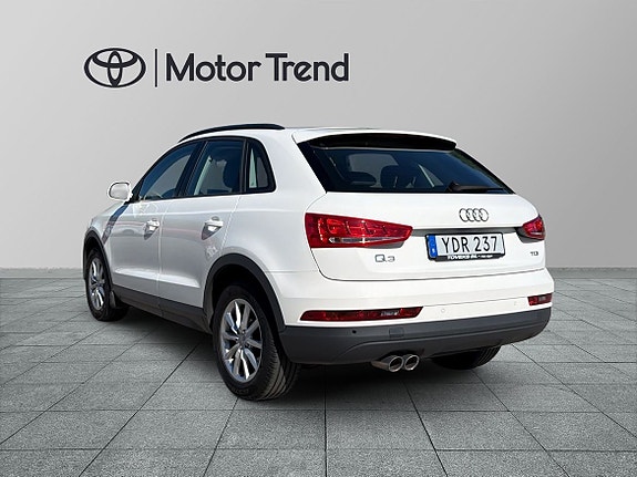 Audi Q3 2 of 21