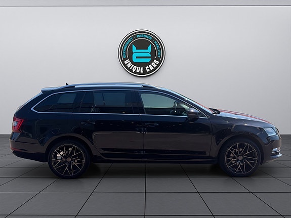 Skoda Octavia 2 of 23