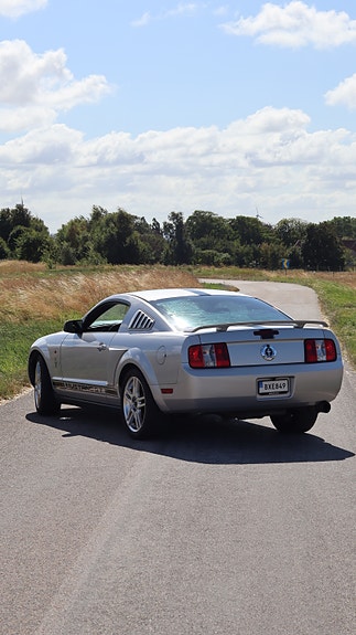 Ford Mustang 4 of 17