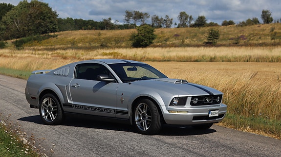 Ford Mustang 5 of 17