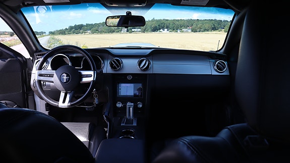 Ford Mustang 11 of 17