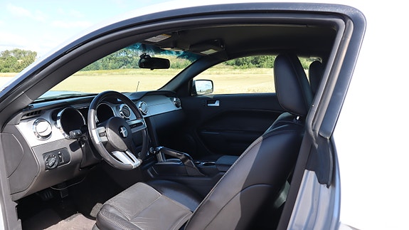 Ford Mustang 9 of 17