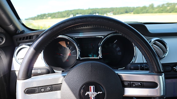 Ford Mustang 13 of 17