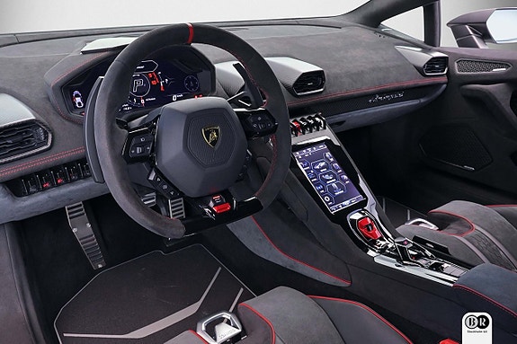 Lamborghini Huracan 16 of 21
