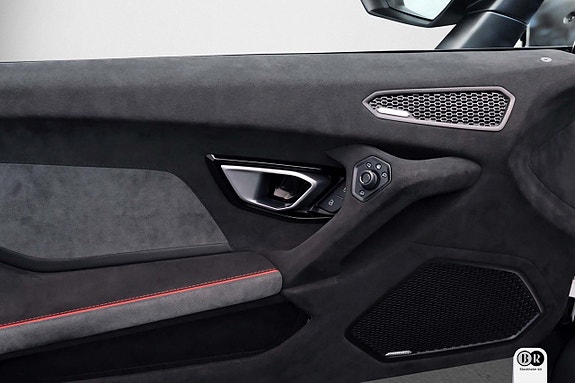Lamborghini Huracan 10 of 21