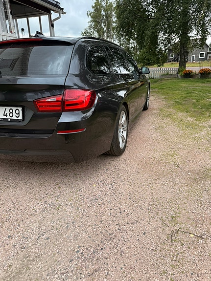 BMW 520d 2 of 3