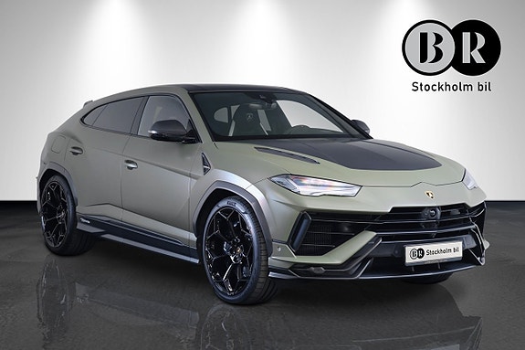 Lamborghini Urus 2 of 18