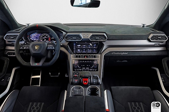 Lamborghini Urus 17 of 18
