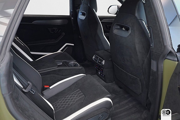 Lamborghini Urus 13 of 18