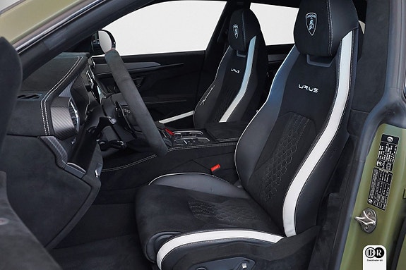 Lamborghini Urus 12 of 18