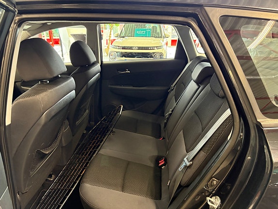 Hyundai i30 8 of 9