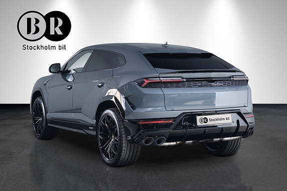 Lamborghini Urus 4 of 19