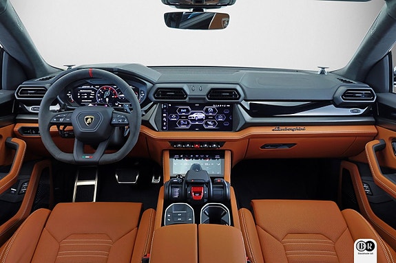Lamborghini Urus 18 of 19