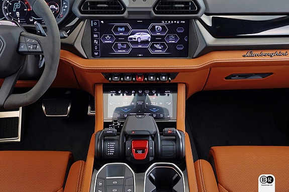 Lamborghini Urus 17 of 19