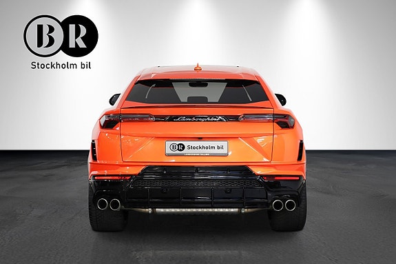 Lamborghini Urus 4 of 19