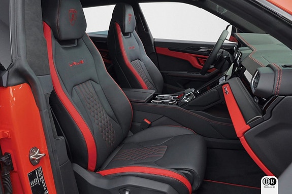 Lamborghini Urus 15 of 19