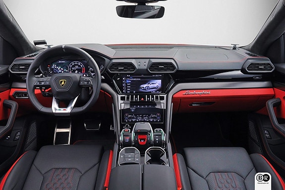 Lamborghini Urus 17 of 19