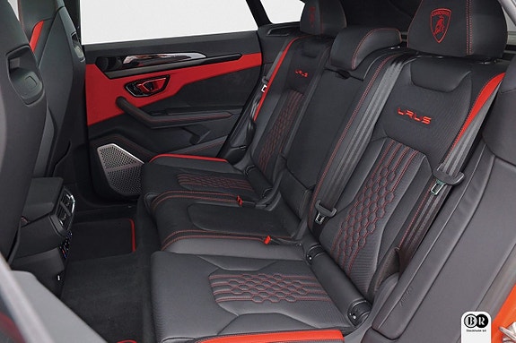 Lamborghini Urus 10 of 19