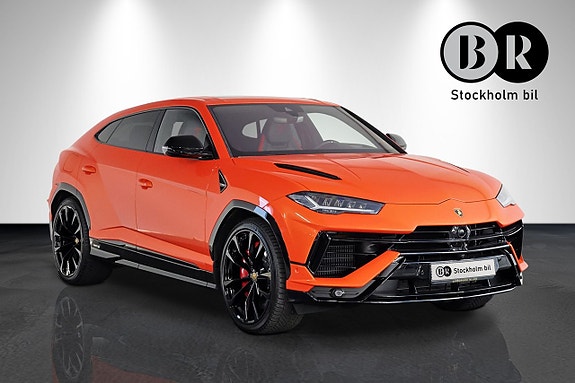 Lamborghini Urus 3 of 19