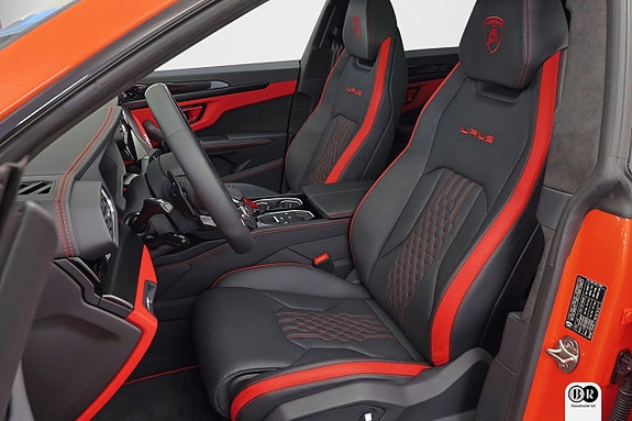 Lamborghini Urus 7 of 19