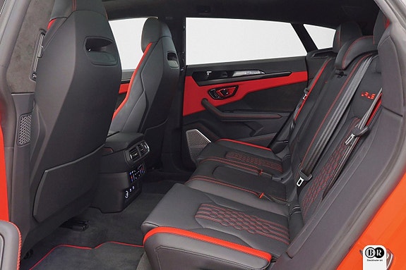 Lamborghini Urus 11 of 19