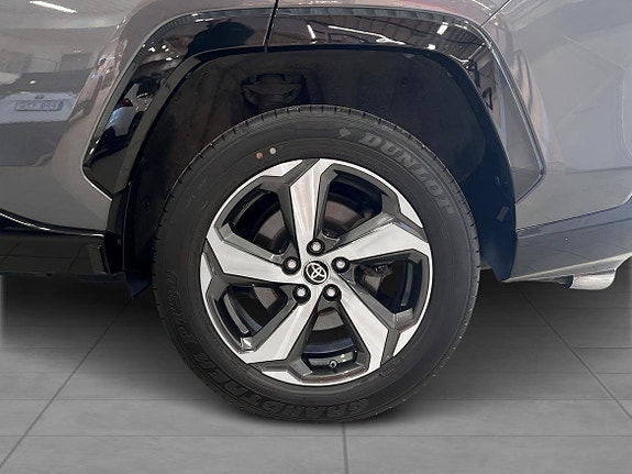 Toyota RAV4 16 of 17