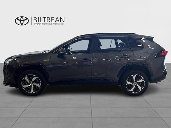 Toyota RAV4 3 of 17