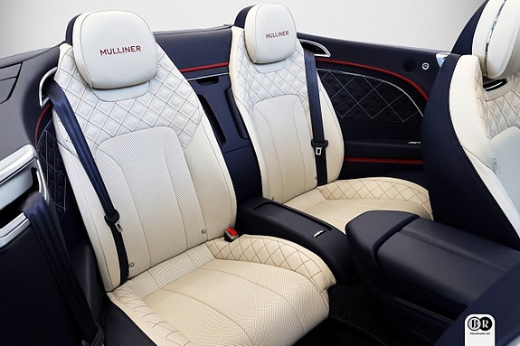 Bentley Continental GTC 16 of 20