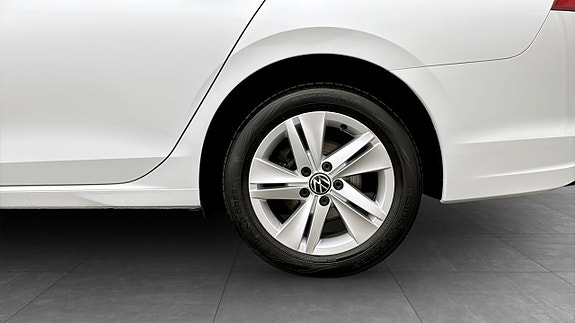 Volkswagen Golf VIII 6 of 18