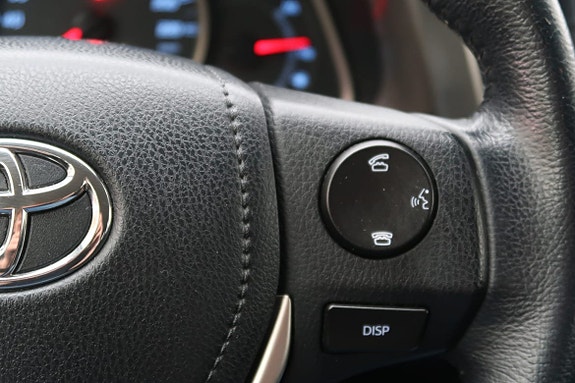 Toyota RAV4 10 of 19