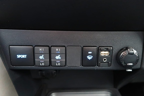 Toyota RAV4 16 of 19